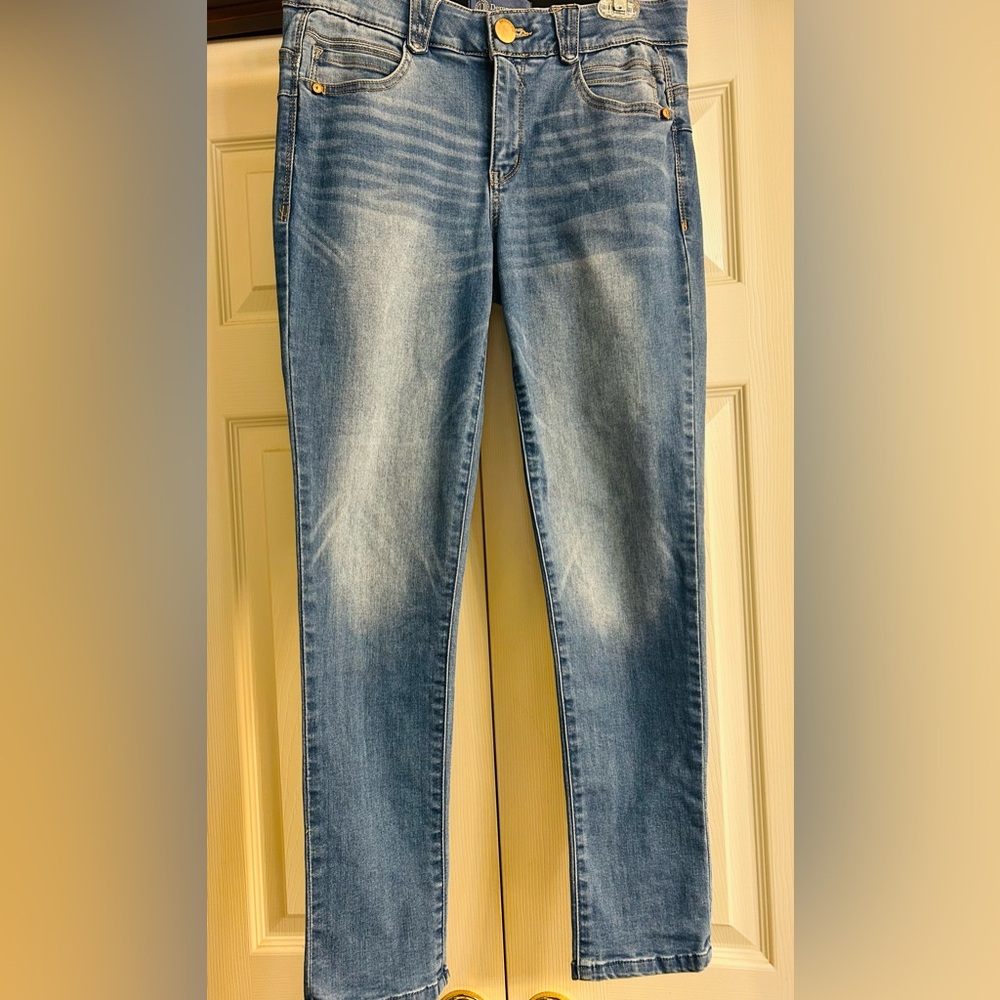 Democracy Skinny Distressed Denim Jeans. Like New Condition